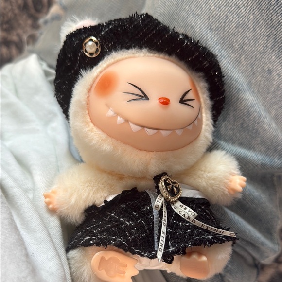 Labubu - Picture 3 of 3